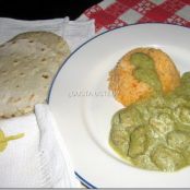 ALBONDIGAS EN MOLE DE PIPIAN