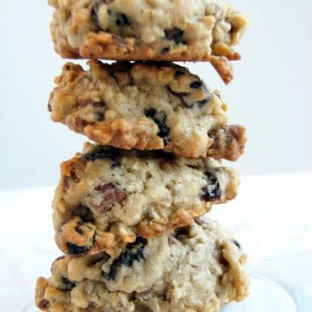 Soft and Tender Oatmeal Raisin Cookies