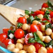 TOMATO & CHICKPEA SALAD