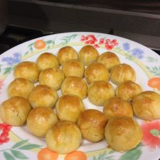 PINEAPPLE TARTS (黄梨挞)