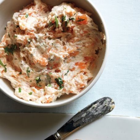Smoked Salmon Dip with Bagel Chips