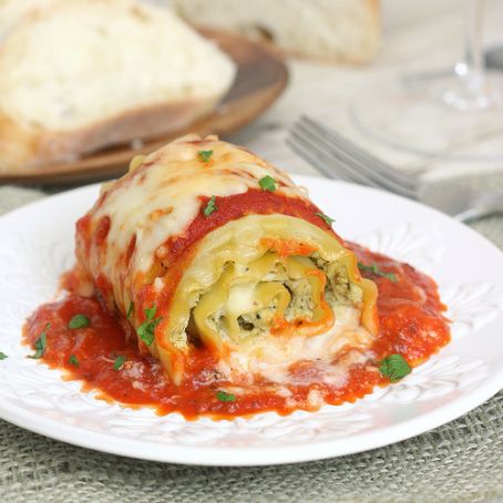 Chicken Pesto Lasagna Rolls