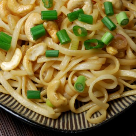 Asian Stir Fried Noodles with Cashews