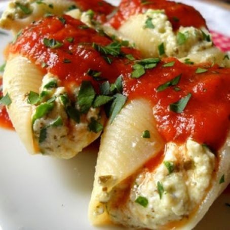 Pesto Stuffed Shells