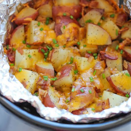 Slow Cooker Cheesy Bacon Ranch Potatoes