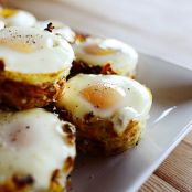 BAKED EGGS IN HASH BROWN CUPS {pioneer woman}