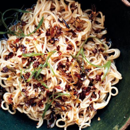 Sesame Noodles w/Chili Oil & Scallions