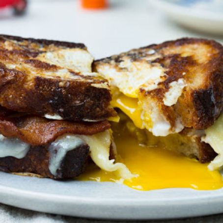 Egg-in-a-Hole Sandwich with Bacon and Cheddar