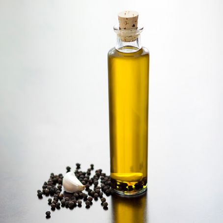 OIL - Garlic & Black Pepper-Infused Olive Oil