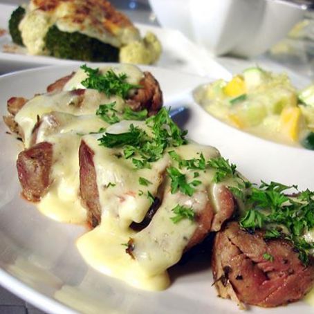 LOMO DE CERDO EN SALSA MORNAY