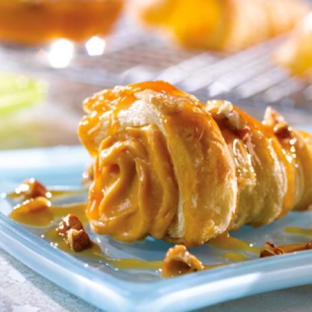 Dessert - Praline-Pumpkin Mousse Cornucopias