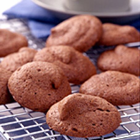 CHOCOLATE MERINGUE COOKIES