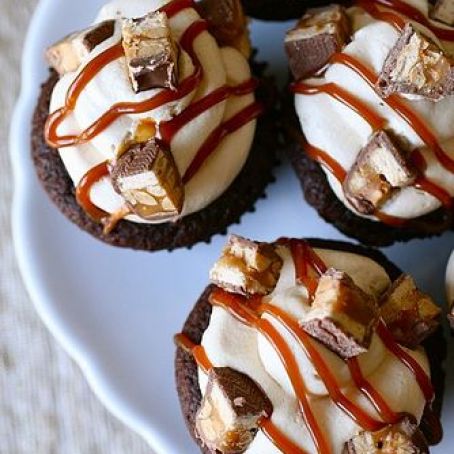 Snickers Cupcakes