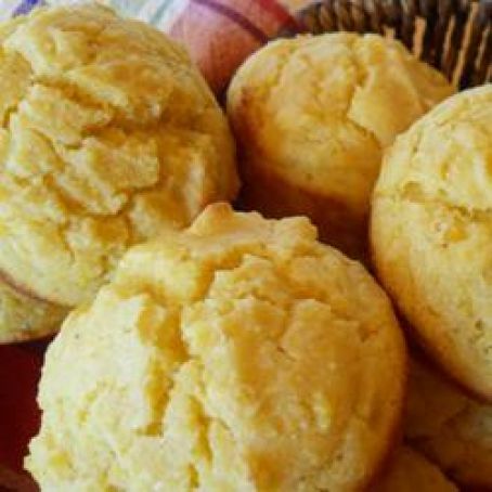 Creamed Corn Cornbread Muffins