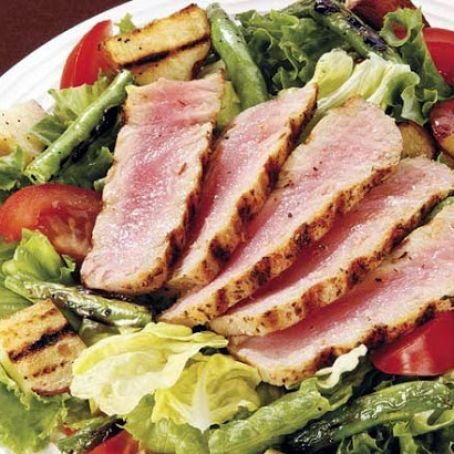 Grilled Tuna and Veggie Salad