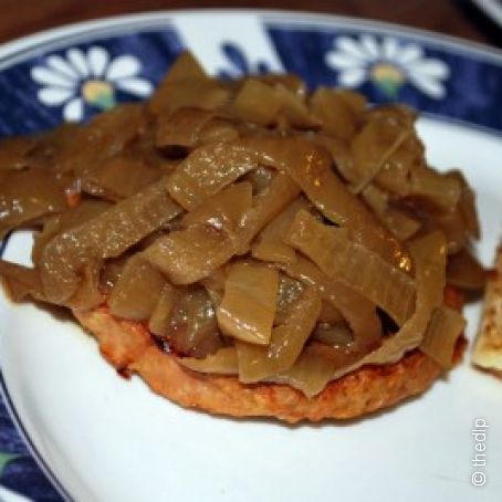 How to Make Slow Cooker Caramelized Onions