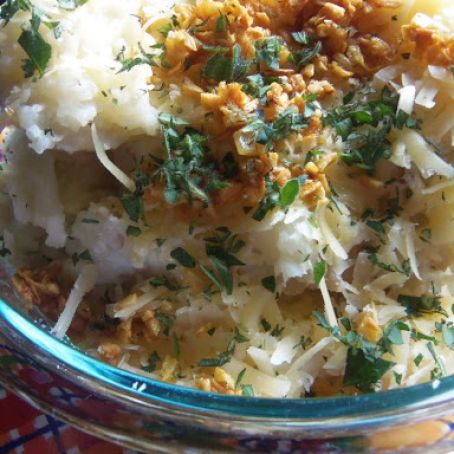 Toasted Garlic Potatoes With Manchego Cheese