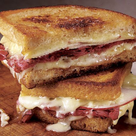 Cheddar, Apple, and Pastrami Grilled Cheese