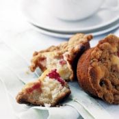 RHUBARB STREUSEL CAKES