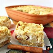 DELICIOUS APPLE CRUMBLE BARS