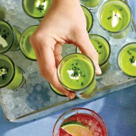 Chilled Sweet Pea Soup with Mint and Cream