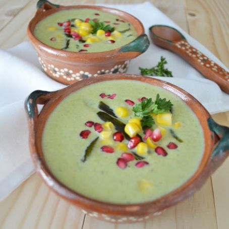 CREMA DE CALABAZA Y ELOTE CON CHILE POBLANO