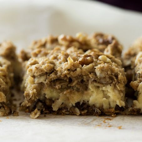 Sour Cream Apple Crumble Bars – 12 Tomatoes