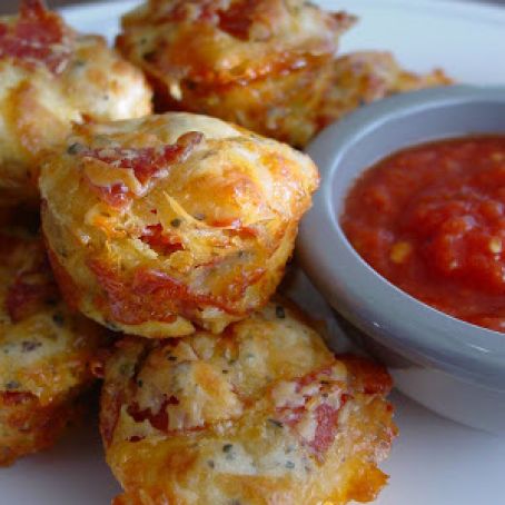 Pepperoni Pizza Muffins