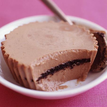 Mini Chocolate Cheesecakes with Cookie Crusts