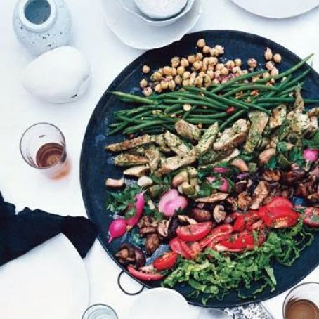 GRILLED CHICKEN & SUMMER VEGGIE SALAD