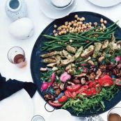 GRILLED CHICKEN & SUMMER VEGGIE SALAD