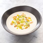 Chilled Almond and Garlic Soup
