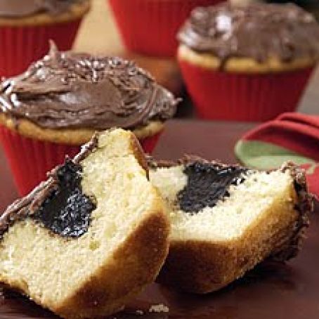 Chocolate-filled golden cupcakes