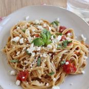 One Pot Caprese Pasta