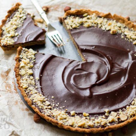 Paleo Drop-dead Gorgeous Chocolate-Hazelnut & Salted Caramel Tart