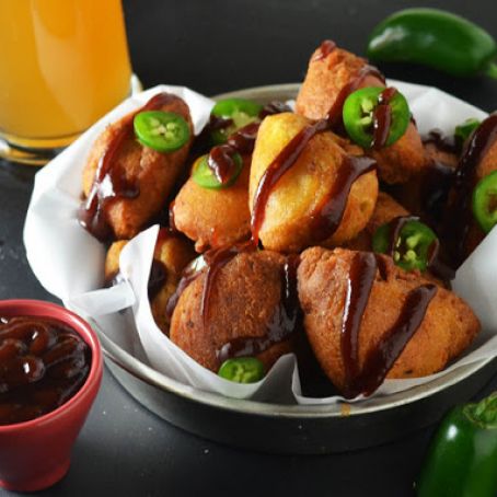 Cornbread-Coated Pulled Pork Mac and Cheese Wedges