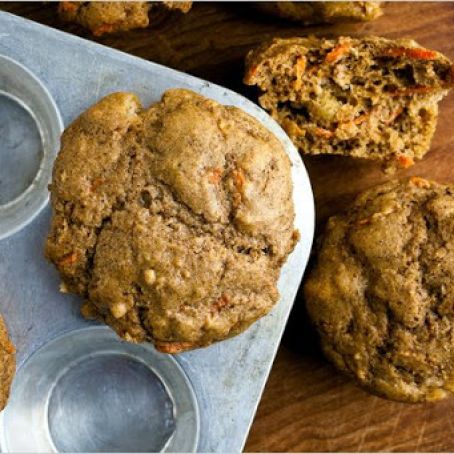 CARROT CAKE MUFFINS