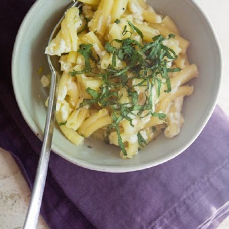 Lemony Ricotta Pasta with Basil