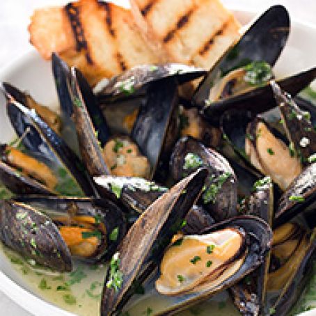 Oven-Steamed Mussels with Hard Cider and Bacon