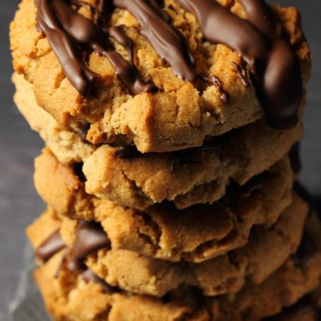 VEGAN ALMOND BUTTER COOKIES WITH CHOCOLATE DRIZZLE