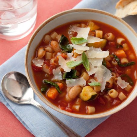 Slow Cooker Minestrone Soup with Pasta, Beans and Vegetables