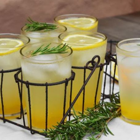 Drink Recipe: Rosemary Citrus Spritzer