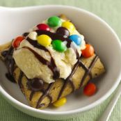 Frozen Yogurt Cookie Sundae