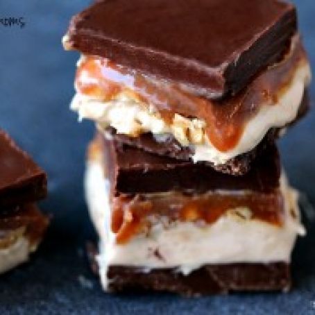 Snickers Cheesecake Bars