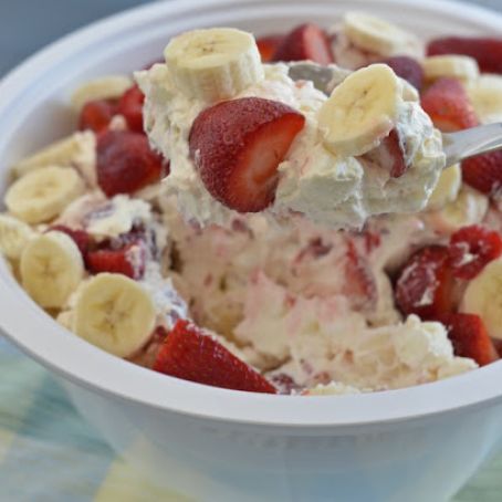 Strawberry-Banana Cheesecake Salad