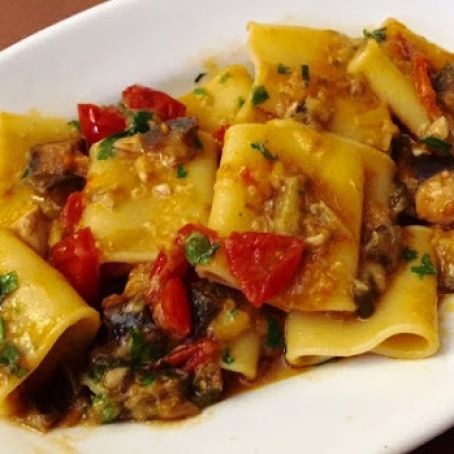 Paccheri with Cherry Tomatoes and Anchovies
