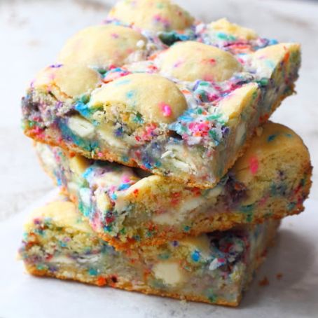 Funfetti Gooey Cake Bars