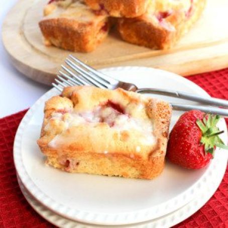 Strawberry Drizzle Cakes