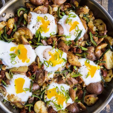 SPANISH EGGS AND POTATOES (HUEVOS ROTOS)