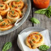 Margherita Pizza Wheels (with Tomato, Basil, and Mozzarella)